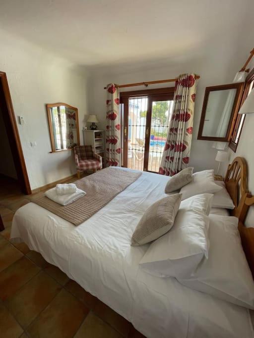 Villa In Moraira - El Faro Экстерьер фото